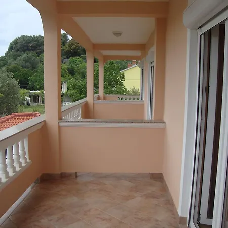 Apartment Hajo *