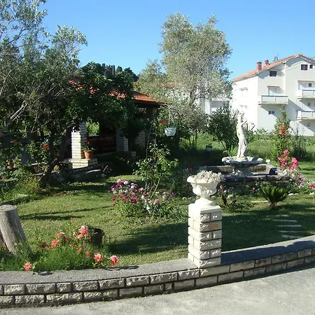 Apartment Hajo *